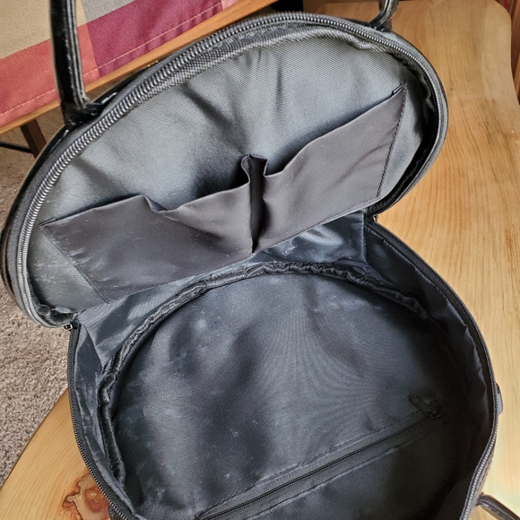 Crescent Skull Moon Crossbody Handbag - Picture 7 of 10